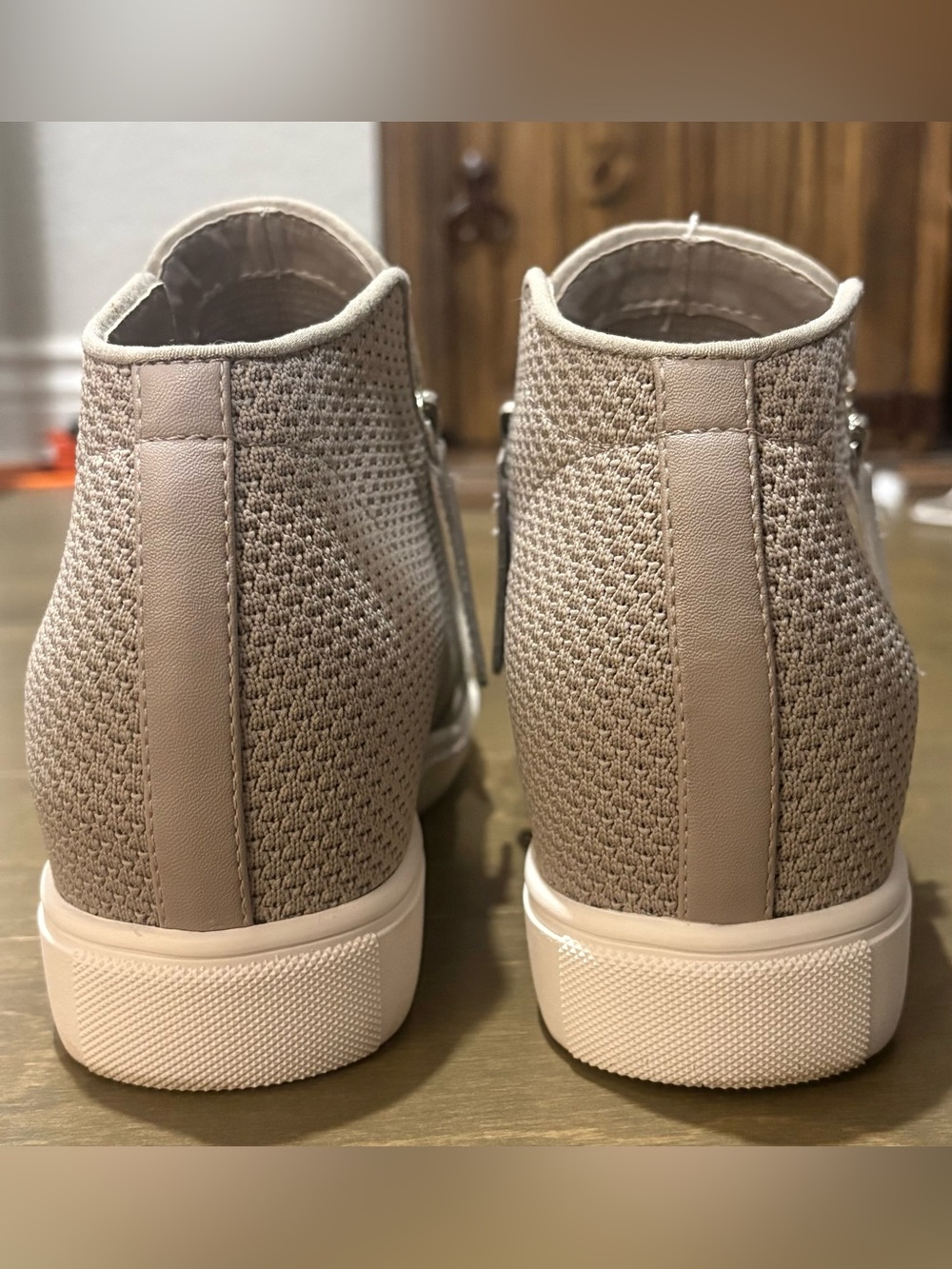 Steve Madden Gray Knit Hidden Wedge High Top Sneakers 9.5 - Picture 4 of 7